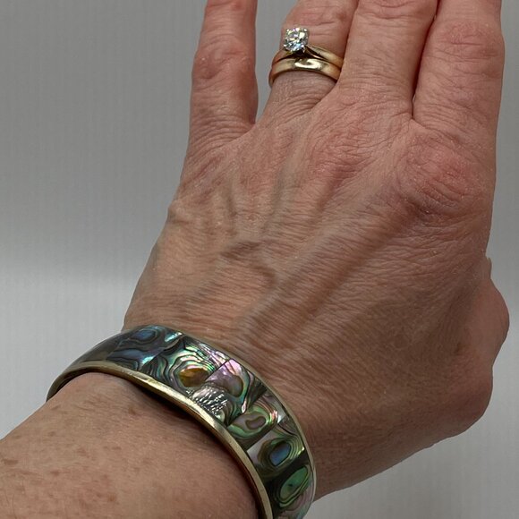 Mexican Abalone Shell Bracelet - Picture 4 of 9